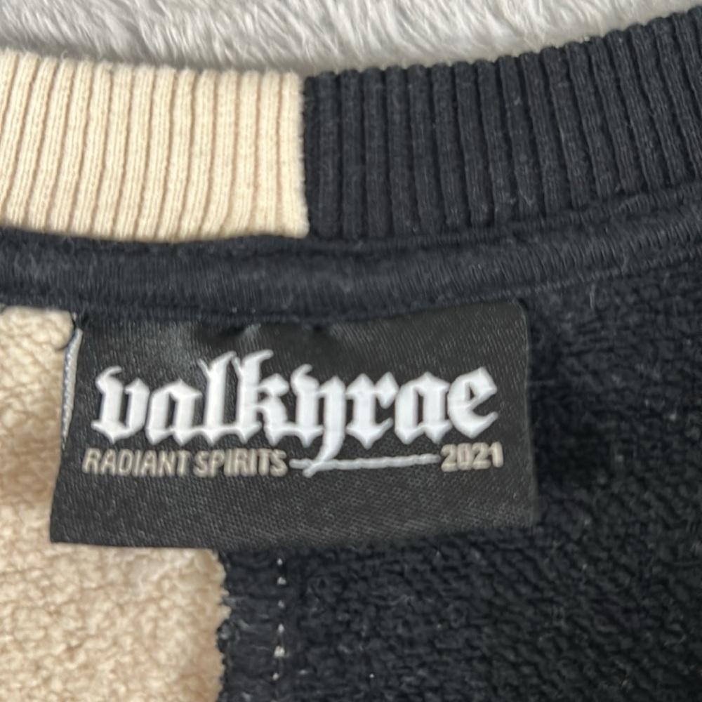 Valkyrae Radiant Spirits Total Eclipse Crewneck S… - image 2